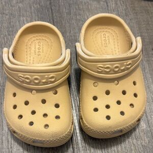 CROCS Kids' Slippers - Tan